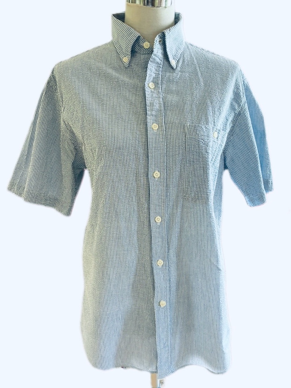 Cherokee Women's Short-Sleeve Seersucker Button-Down Shirt Blue Stripe M